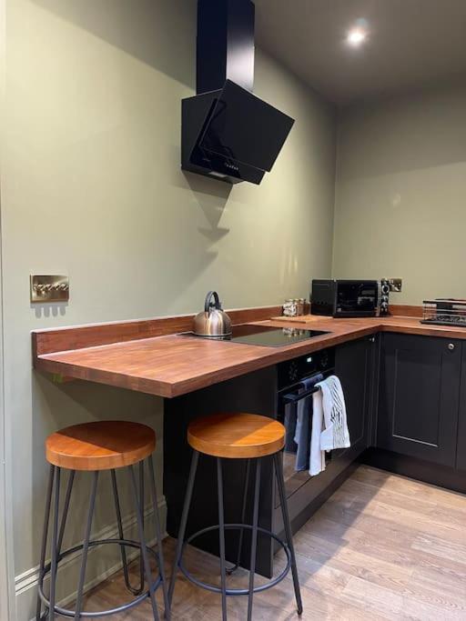 Peaceful Apartment In The Heart Of Frome Bagian luar foto