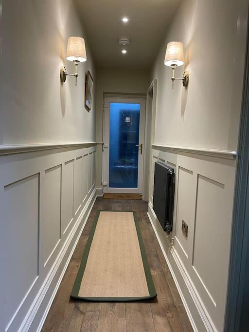 Peaceful Apartment In The Heart Of Frome Bagian luar foto